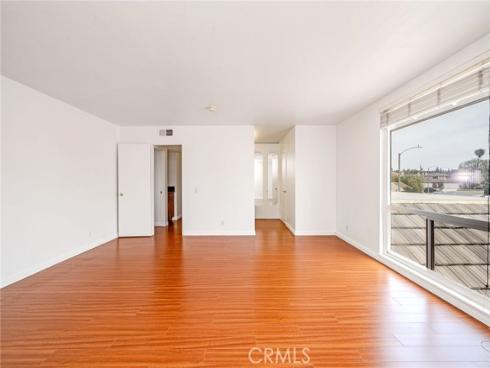 8175  Mammoth  , Buena Park, CA