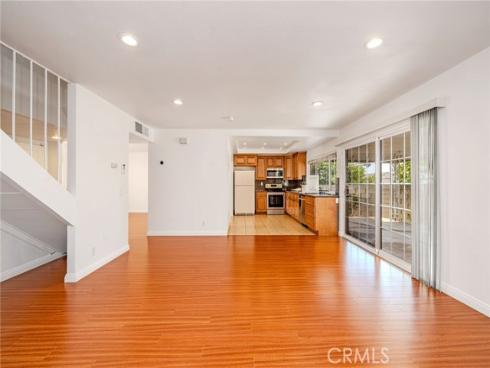 8175  Mammoth  , Buena Park, CA