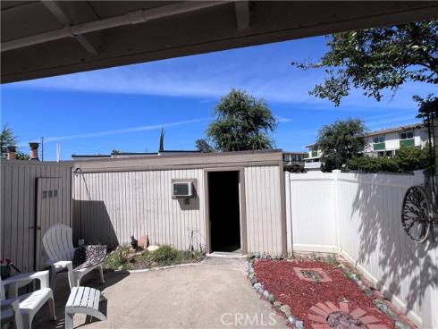 8221  Ginnis Green  , Buena Park, CA