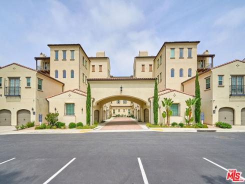 8898  Los Coyotes  210  Court, Buena Park, CA