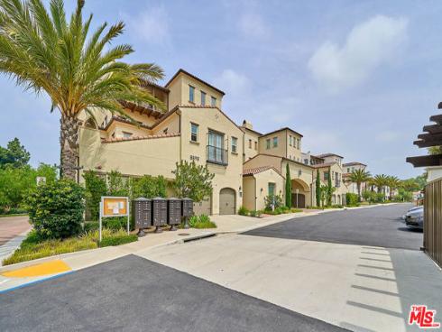 8898  Los Coyotes  210  Court, Buena Park, CA