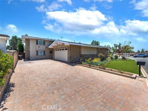8820  Meadowbrook  , Buena Park, CA