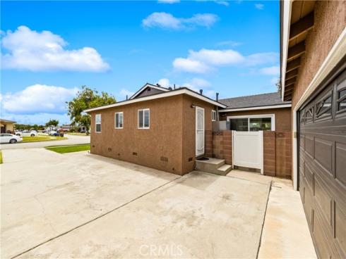 7754  La Casa   Way, Buena Park, CA