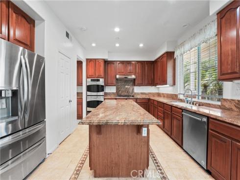 28  Lakeside  , Buena Park, CA