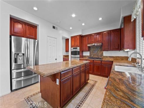 28  Lakeside  , Buena Park, CA