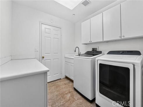 28  Lakeside  , Buena Park, CA