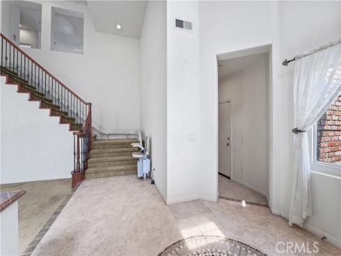 28  Lakeside  , Buena Park, CA
