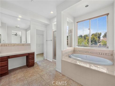 28  Lakeside  , Buena Park, CA