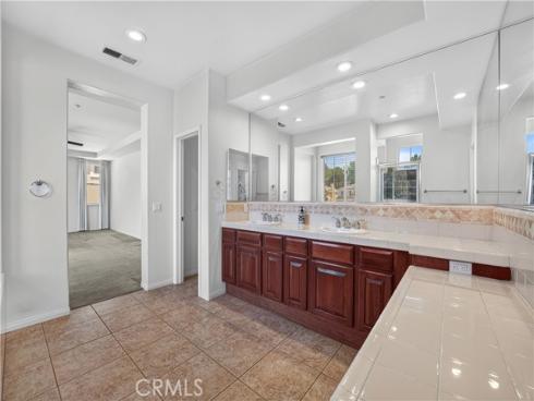 28  Lakeside  , Buena Park, CA