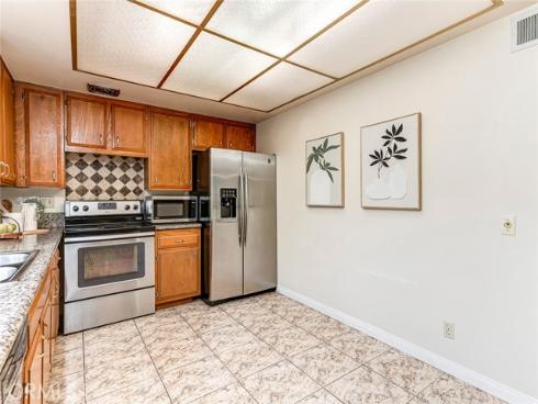 8237  Henshaw  , Buena Park, CA