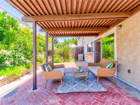 8237  Henshaw  , Buena Park, CA