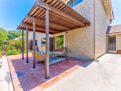 8237  Henshaw  , Buena Park, CA