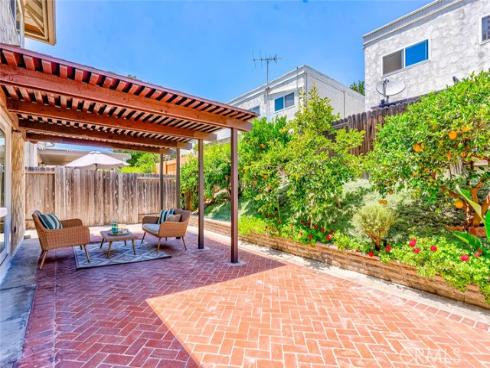 8237  Henshaw  , Buena Park, CA