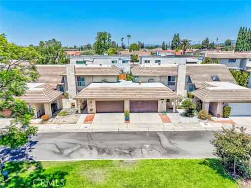 8237  Henshaw  , Buena Park, CA
