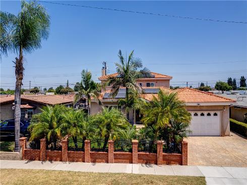 5901  Los Encinos  , Buena Park, CA