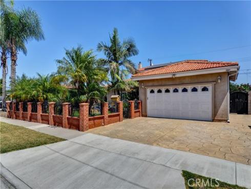 5901  Los Encinos  , Buena Park, CA
