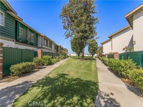 8170  Glengarry  , Buena Park, CA