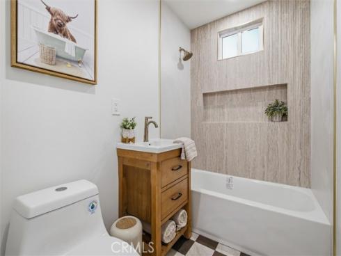 8042  San Heron  , Buena Park, CA