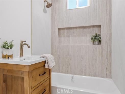 8042  San Heron  , Buena Park, CA