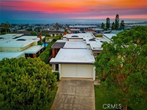 21  Beachcomber   Drive, Corona del Mar, CA