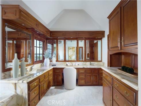 2800  Ocean   Boulevard, Corona del Mar, CA