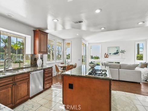 19 Harbor Pointe , Corona del Mar, CA