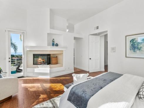 19 Harbor Pointe , Corona del Mar, CA