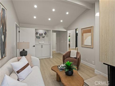10  White Water   Drive, Corona del Mar, CA