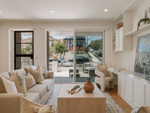 520  Iris  , Corona del Mar, CA
