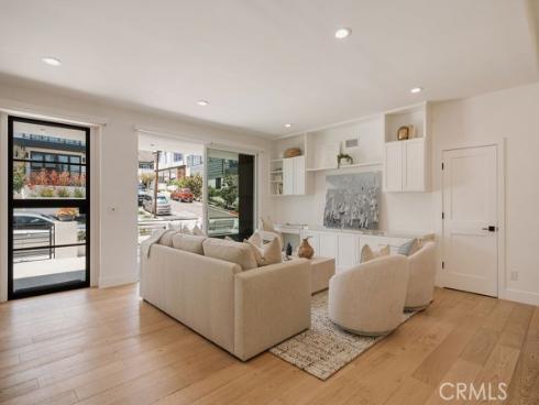 520  Iris  , Corona del Mar, CA