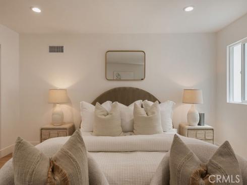 520  Iris  , Corona del Mar, CA