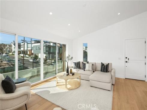520  Iris  , Corona del Mar, CA