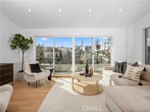 520  Iris  , Corona del Mar, CA