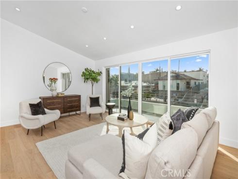 520  Iris  , Corona del Mar, CA