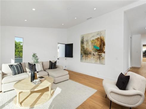 520  Iris  , Corona del Mar, CA