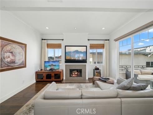 417 Poinsettia Avenue, Corona del Mar, CA