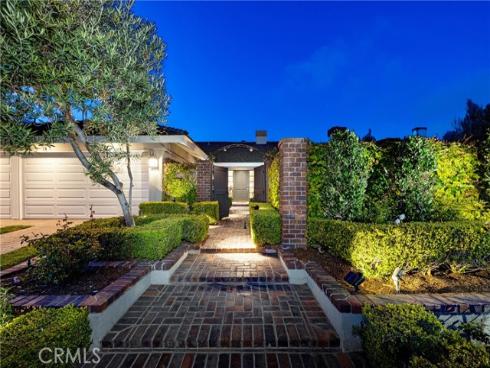 877 Sandcastle Drive
