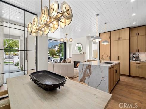 715  Poinsettia  , Corona del Mar, CA
