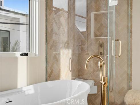 715  Poinsettia  , Corona del Mar, CA