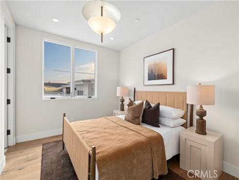 715  Poinsettia  , Corona del Mar, CA