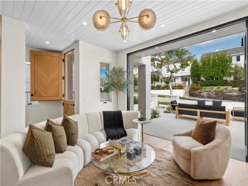 715  Poinsettia  , Corona del Mar, CA