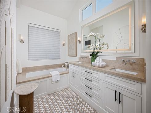 408 Poinsettia Avenue, Corona del Mar, CA