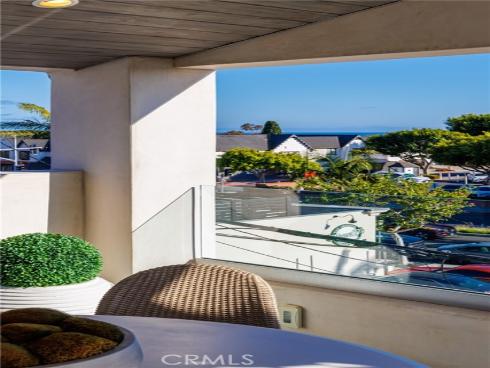 408 Poinsettia Avenue, Corona del Mar, CA
