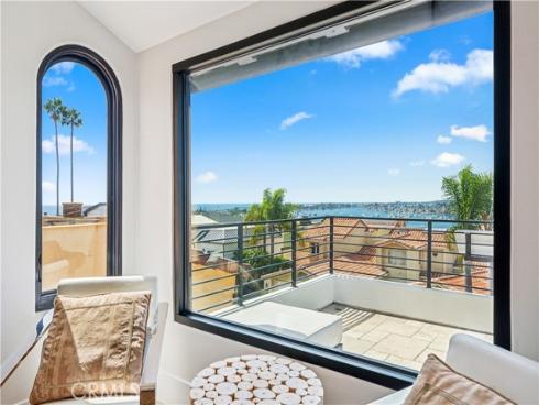 312  Carnation   Avenue, Corona del Mar, CA