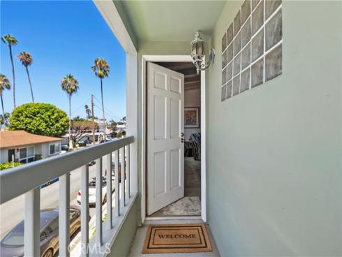 700  Goldenrod  , Corona del Mar, CA