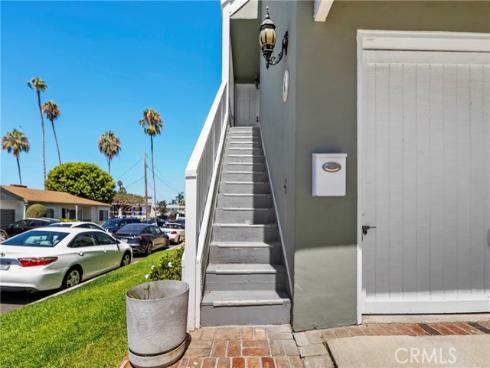 700  Goldenrod  , Corona del Mar, CA