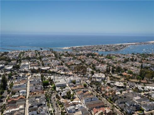 700  Goldenrod  , Corona del Mar, CA