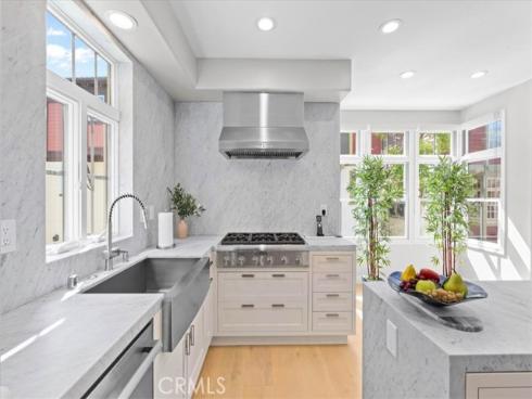 2534 Bungalow Place, Corona del Mar, CA