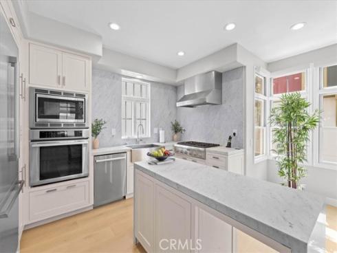 2534 Bungalow Place, Corona del Mar, CA