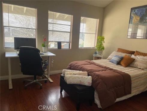 404  Brighton Springs  , Costa Mesa, CA